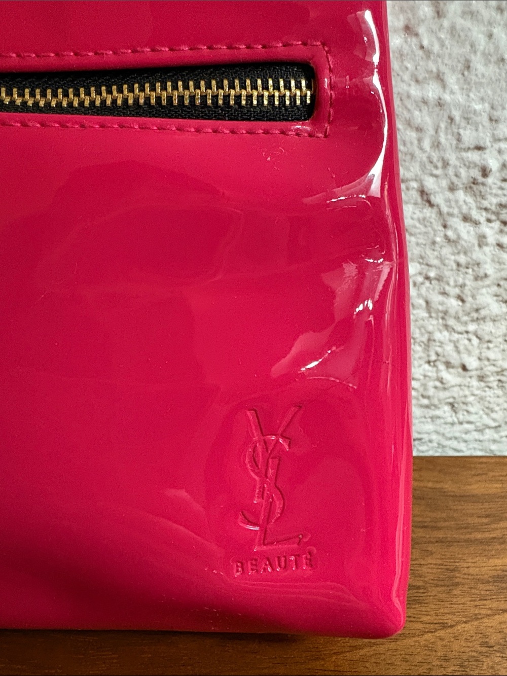 Yves Saint Laurent Hot Pink Patent Cosmetic Pouch with Gold Zip - Picture 2 of 11